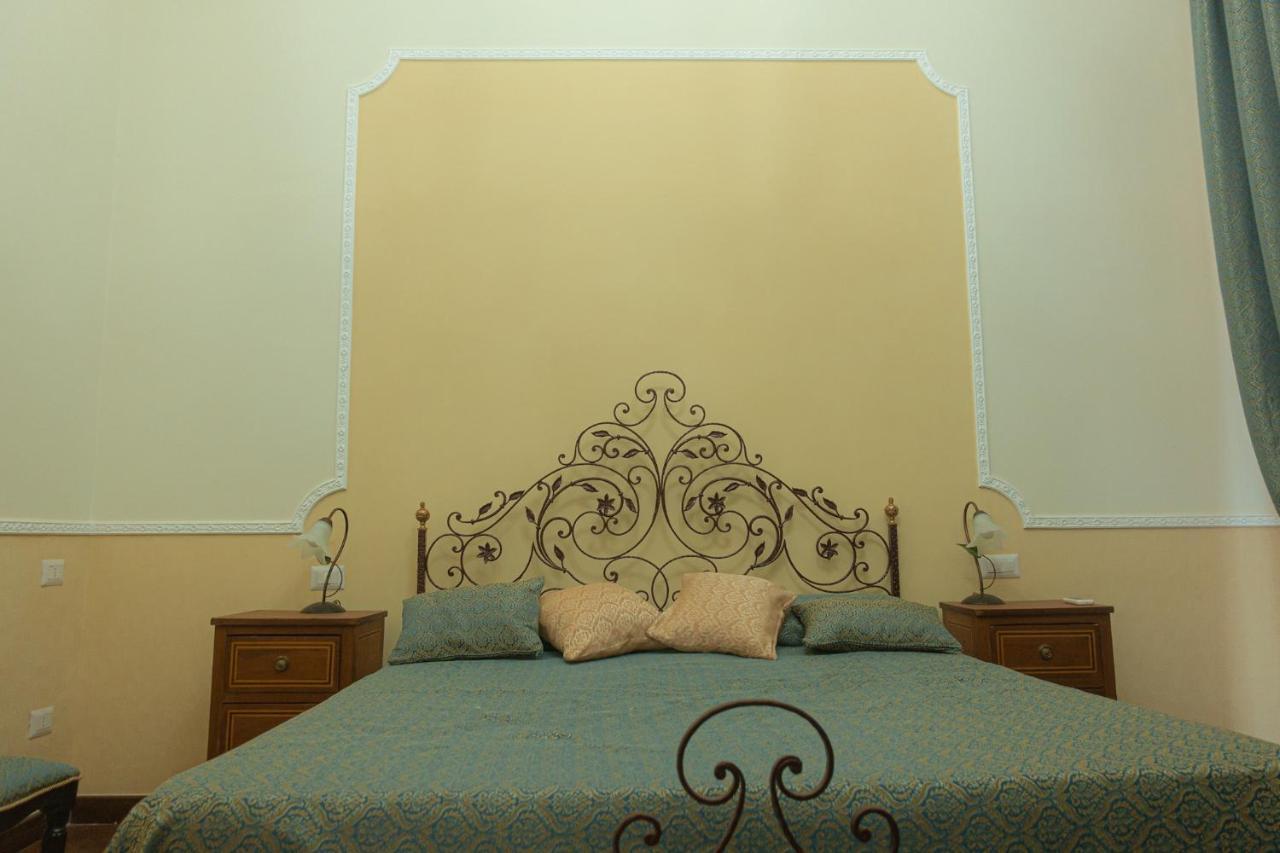 Palazzo Capece Apartment Caivano Bagian luar foto