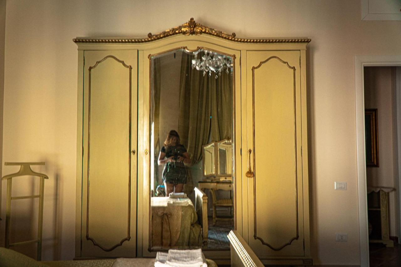 Palazzo Capece Apartment Caivano Bagian luar foto