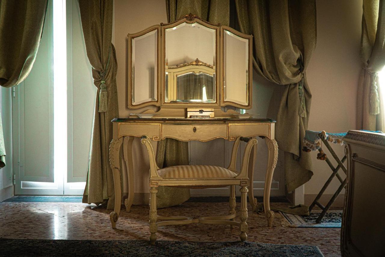 Palazzo Capece Apartment Caivano Bagian luar foto