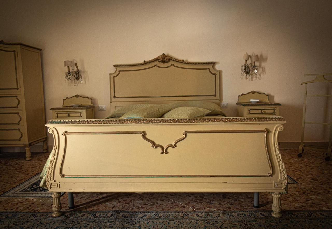 Palazzo Capece Apartment Caivano Bagian luar foto